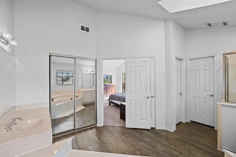 $379,000 | 11310 Spicewood Club Drive, Unit 21, Austin, TX 78750