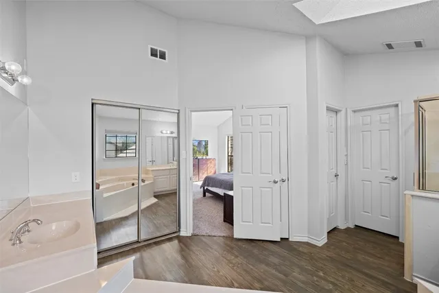 $389,000 | 11310 Spicewood Club Drive, Unit 21, Austin, TX 78750