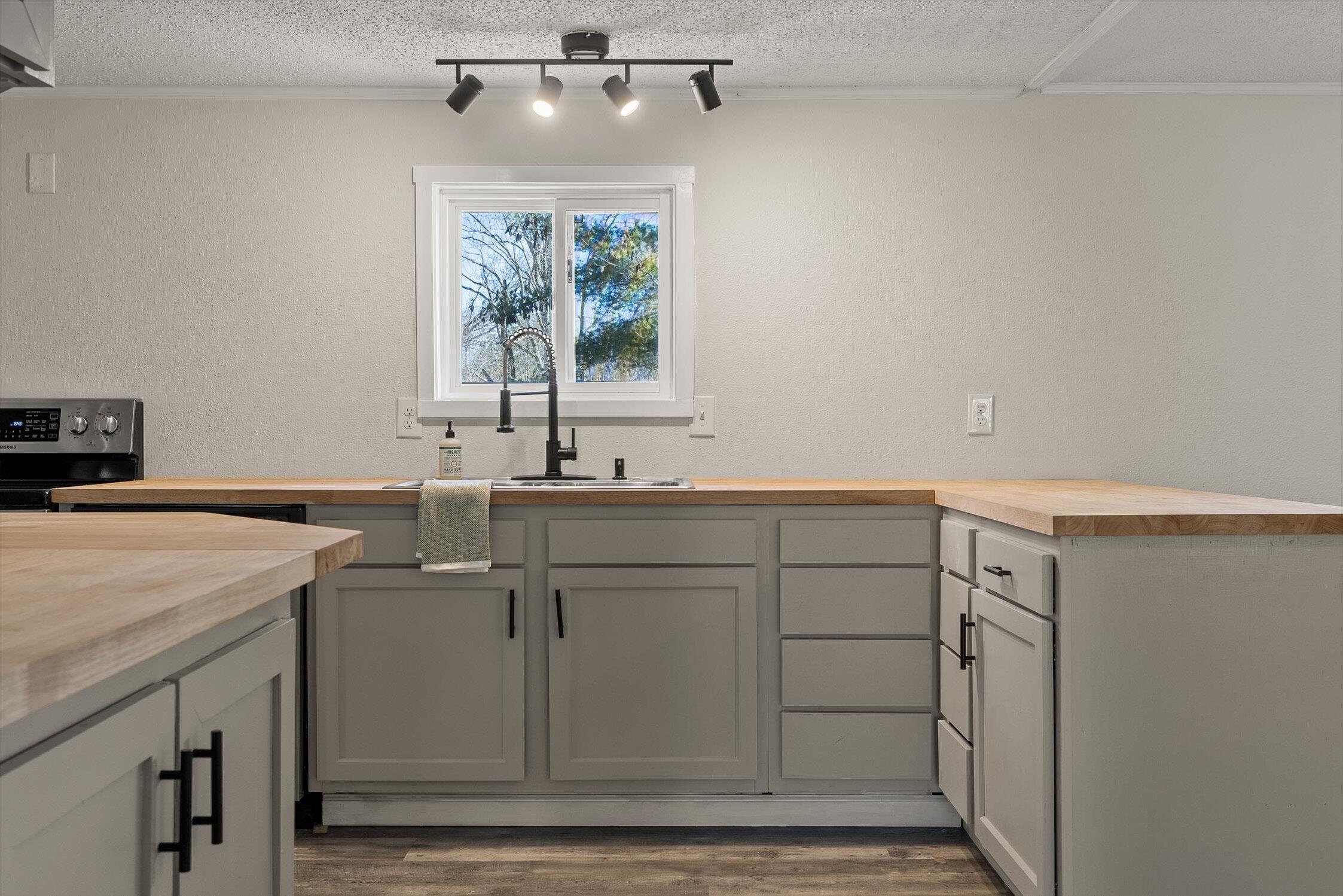 9844 Granny Walker Cemetery Road Soddy Daisy, TN 37379 - Photo 15 of 53 9844 Granny Walker Cemetery Road