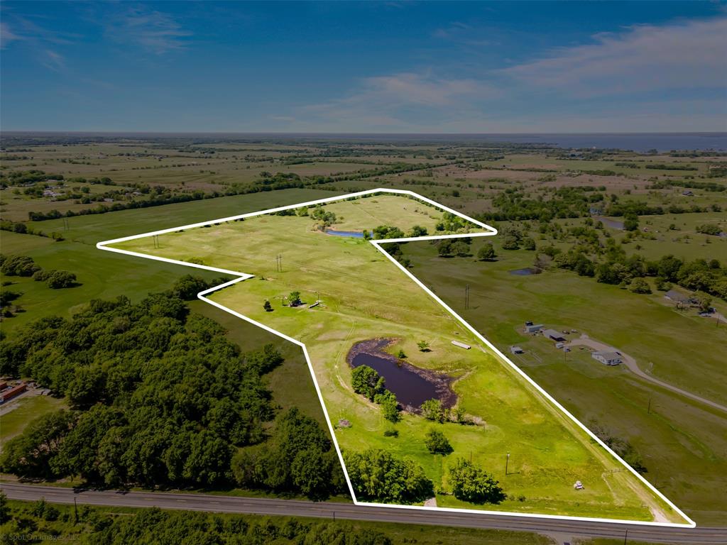 3950 Fm 47 Wills Point Wills Point, TX 75169 - Photo 2 of 5 a view of a tennis court