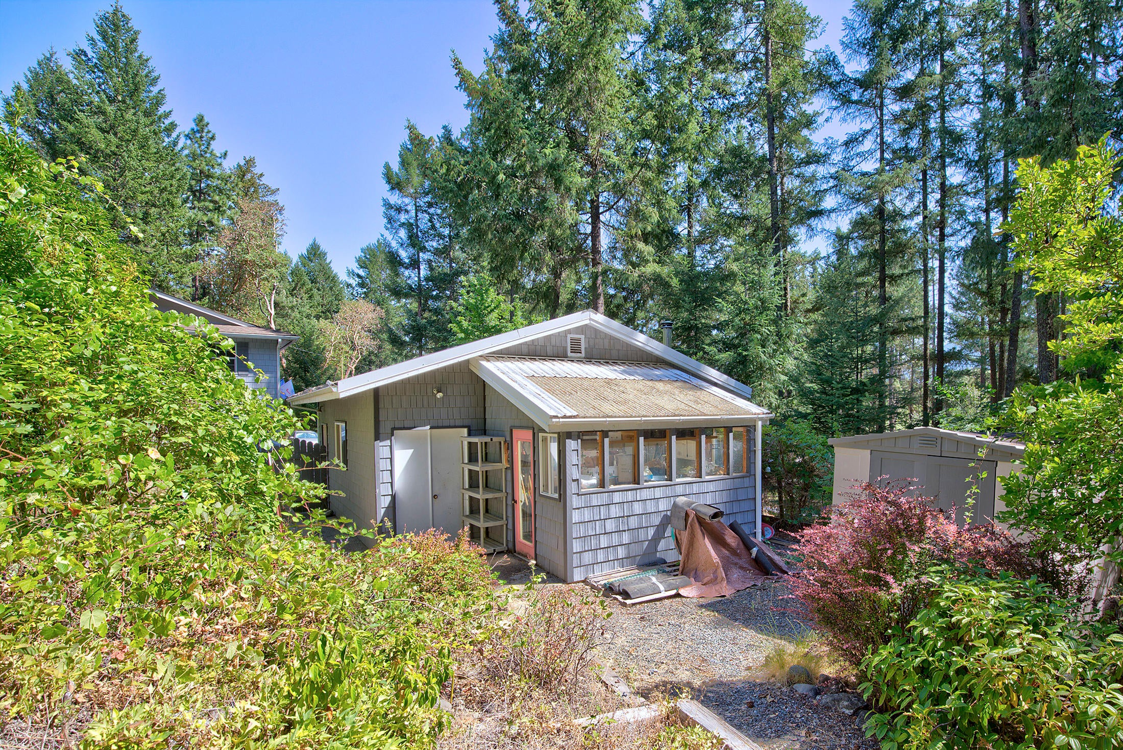 8744 North Applegate Road Grants Pass, OR 97527 - Photo 48 of 61 NApplegaterd049