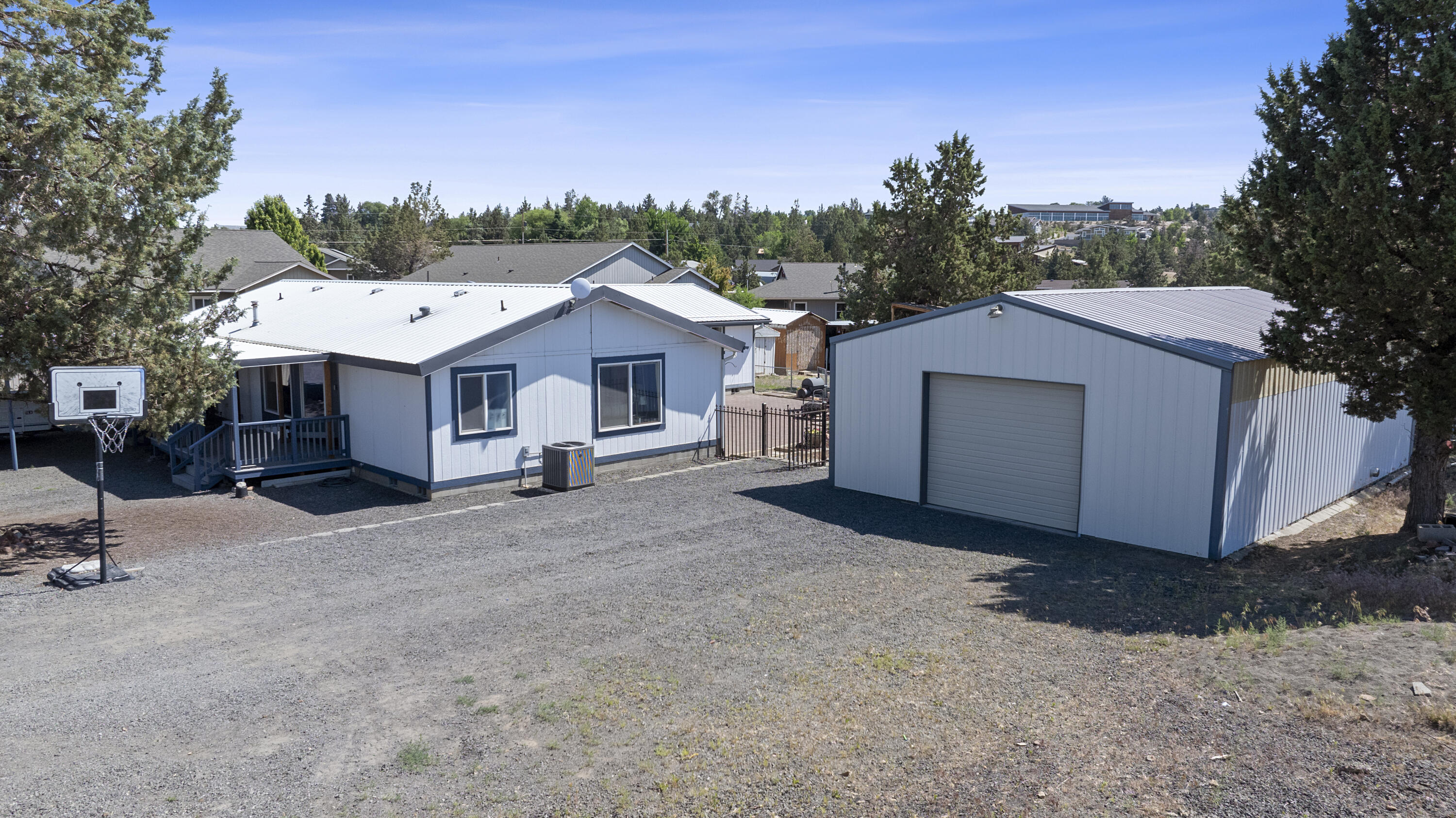 605 Southeast Kinkade Road Madras, OR 97741 - Photo 2 of 44