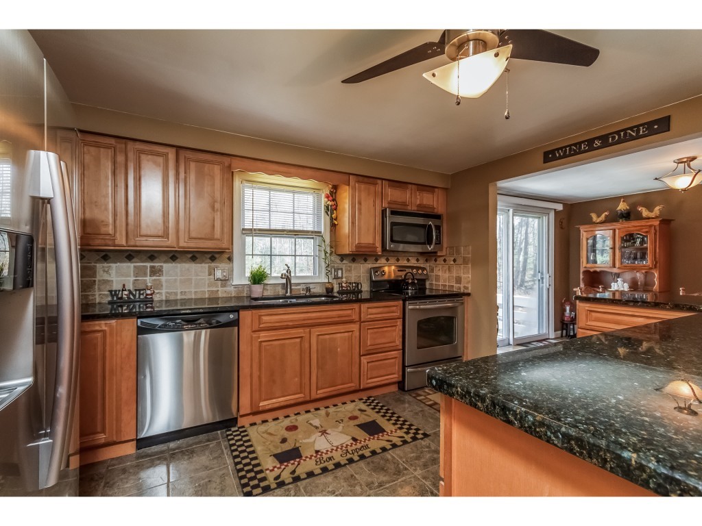 23 Pettingale Road Amherst, NH 03031 - Photo 16 of 36
