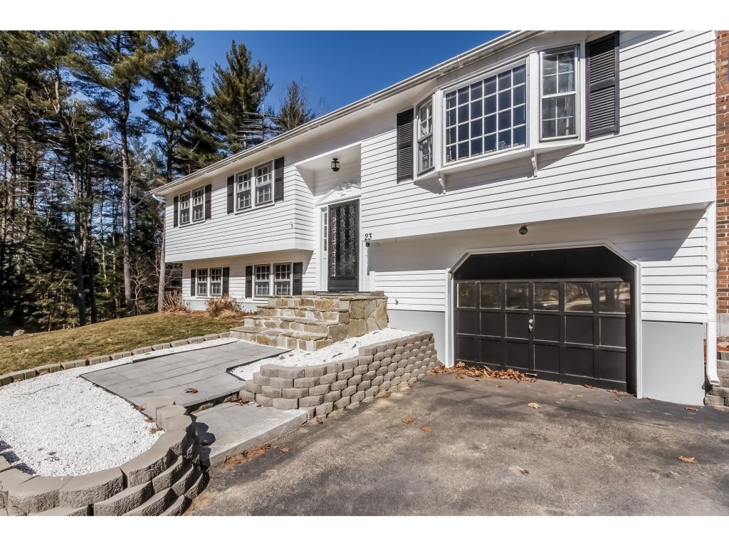23 Pettingale Road Amherst, NH 03031 - Photo 3 of 36