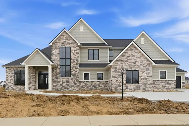 $859,900 | 10642 Chestnut Creek Boulevard, Fort Wayne, IN 46814