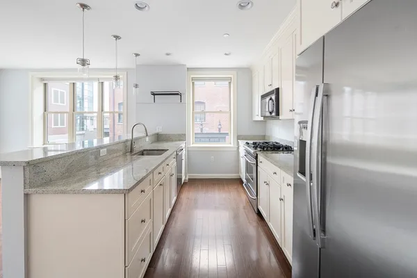 $3,800 | 116-128 Rantoul Street, Unit 9, Beverly, MA 01915