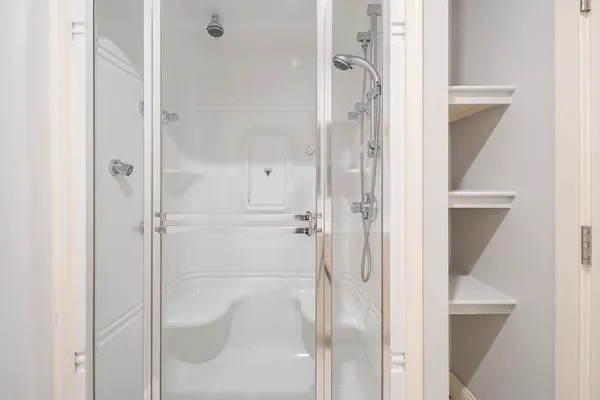 $3,800 | 116-128 Rantoul Street, Unit 9, Beverly, MA 01915