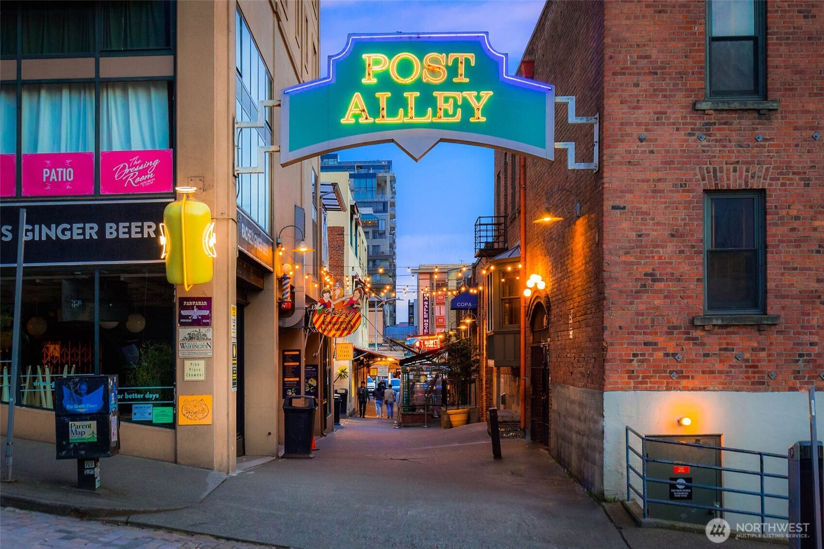 2030 Western Avenue, Unit 701 Seattle, WA 98121 - Photo 20 of 27 a view of street with sitting area
