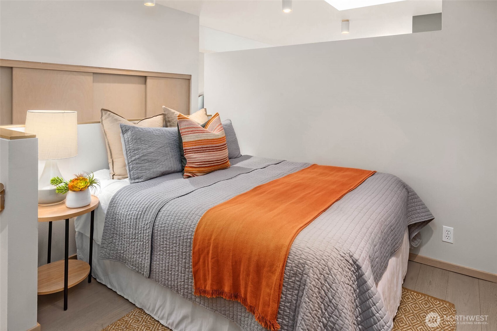 2030 Western Avenue, Unit 701 Seattle, WA 98121 - Photo 8 of 27