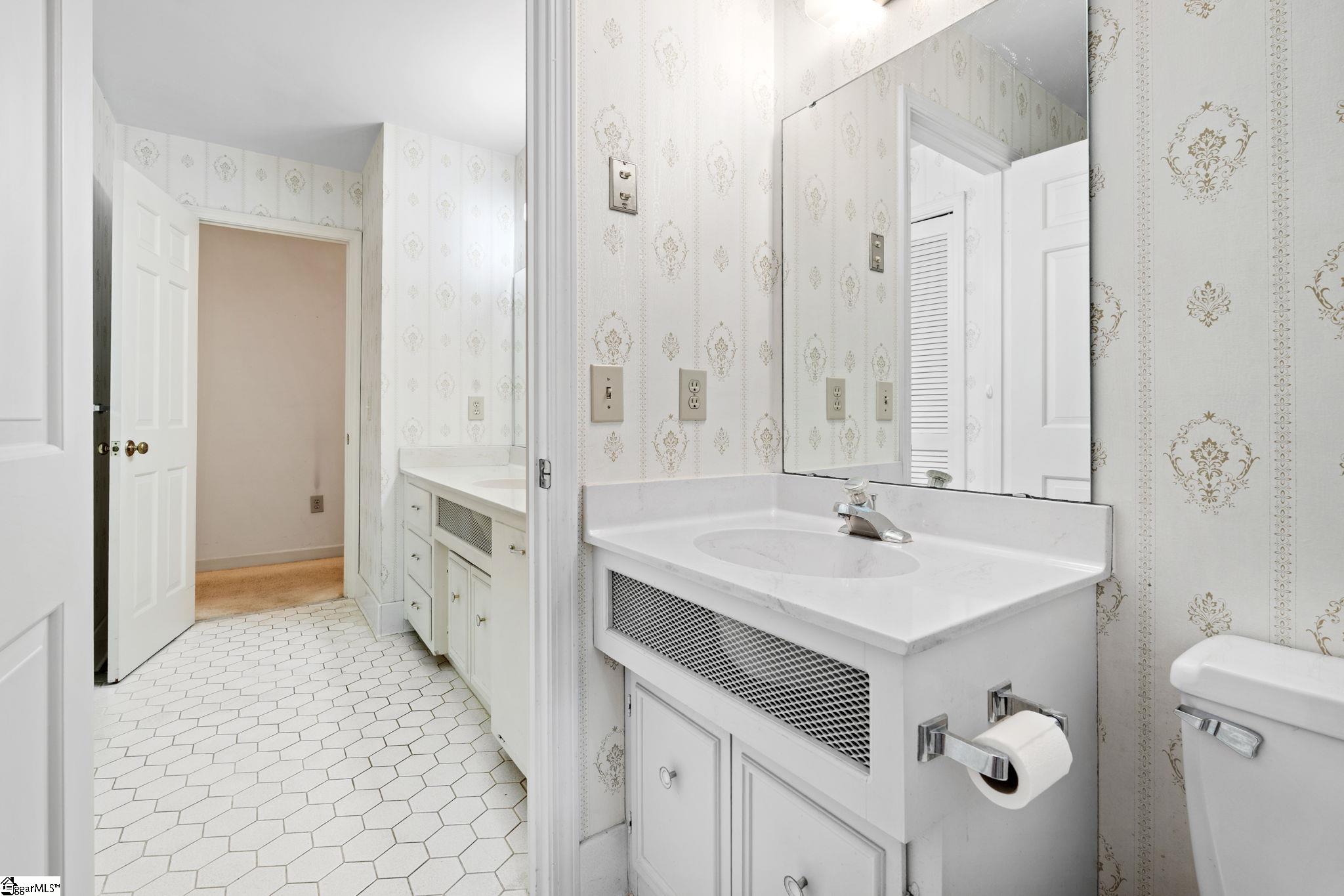 205 Oak Ridge Court Greer, SC 29650 - Photo 20 of 35