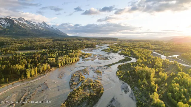 $27,900,000 | 70 West Avalanche Canyon Drive, Jackson, WY 83001