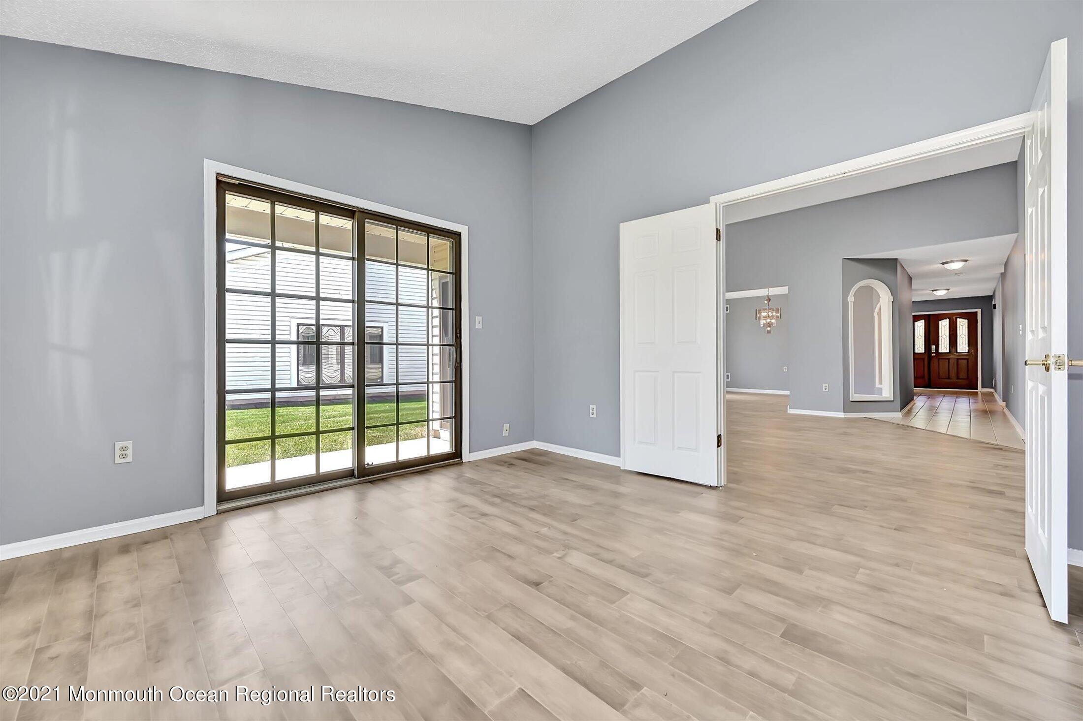 6 Abbey Lane Marlboro, NJ 07746 - Photo 16 of 33 DEN