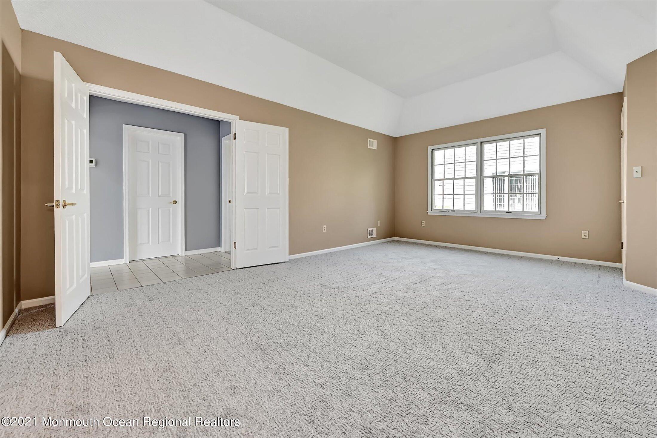 6 Abbey Lane Marlboro, NJ 07746 - Photo 18 of 33 MASTER BEDROOM