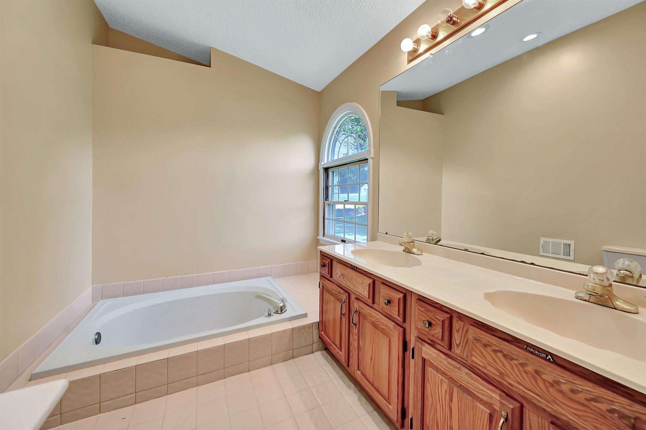 6 Abbey Lane Marlboro, NJ 07746 - Photo 20 of 33 MASTER BATH