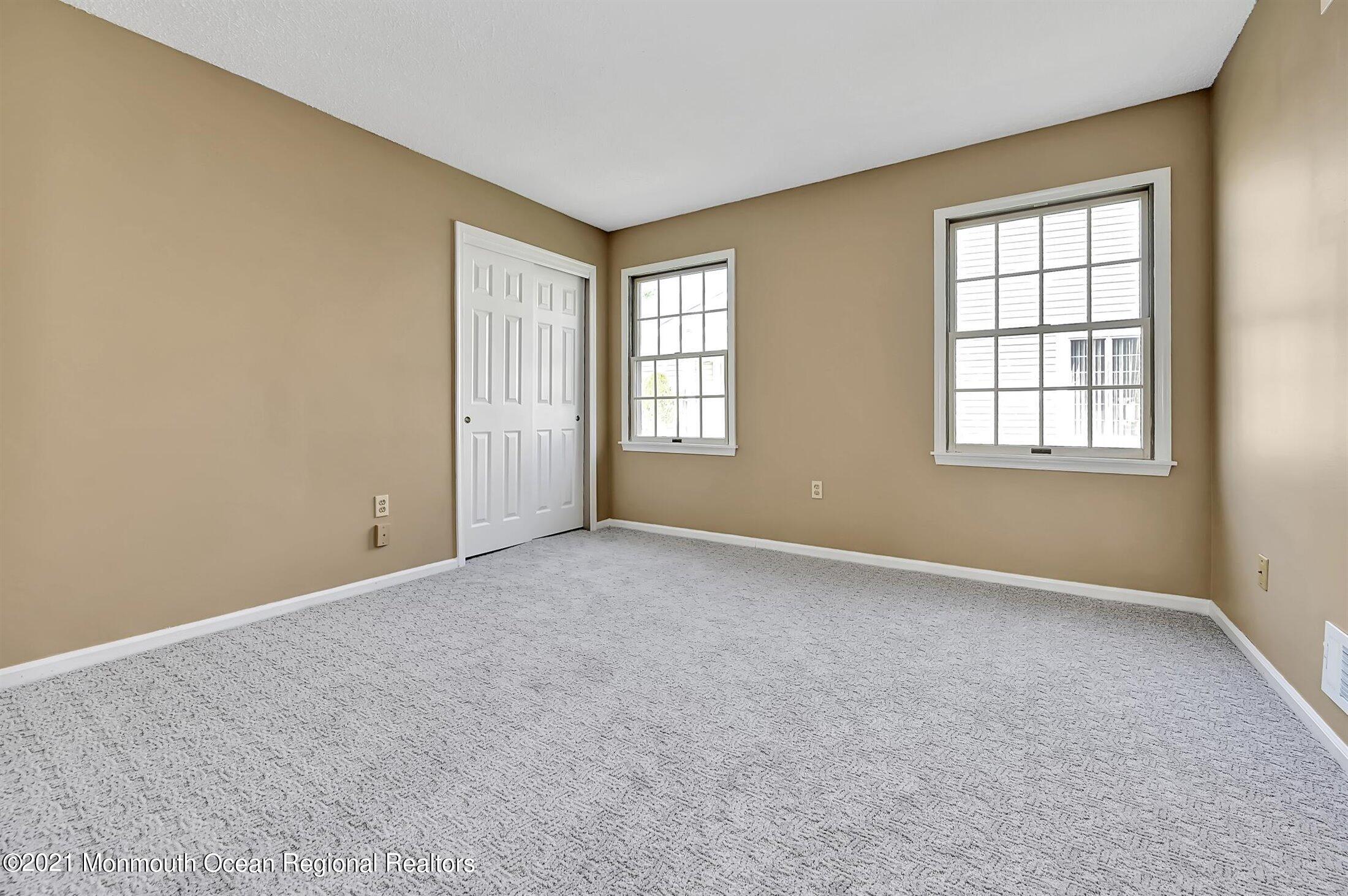 6 Abbey Lane Marlboro, NJ 07746 - Photo 21 of 33 22-10367143