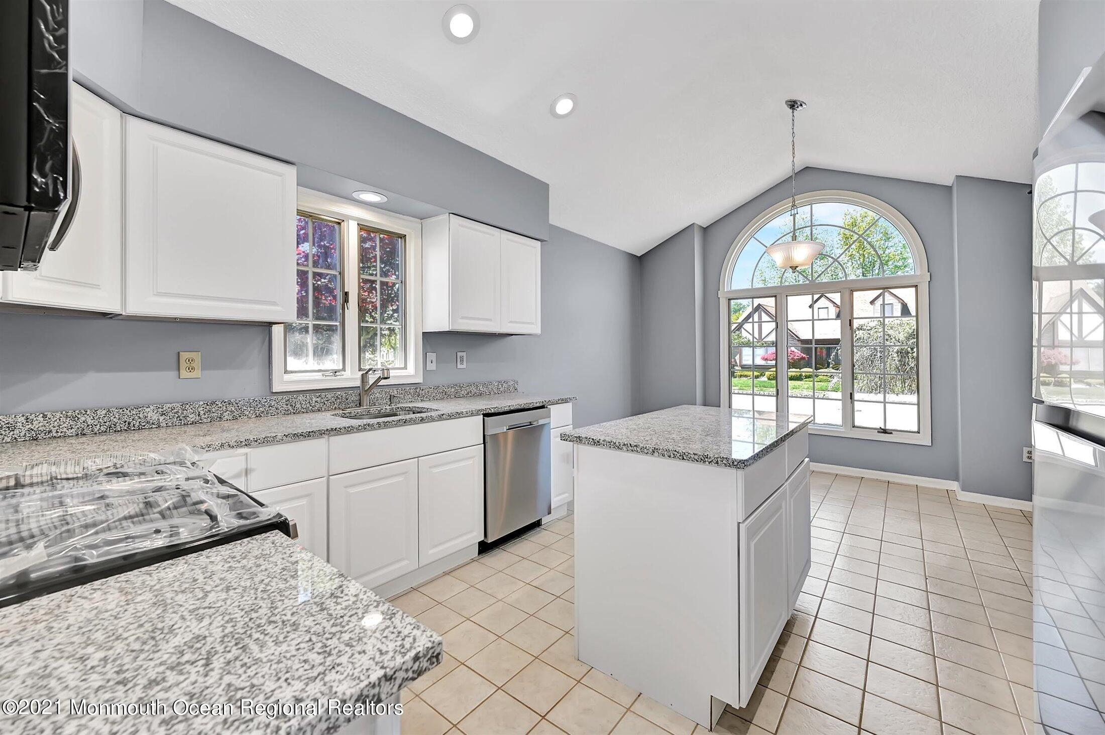 6 Abbey Lane Marlboro, NJ 07746 - Photo 6 of 33 KITCHEN