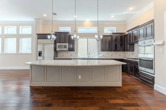 $746,500 | 266 Sonoma Court, Shenandoah, TX 77384