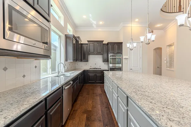 $746,500 | 266 Sonoma Court, Shenandoah, TX 77384