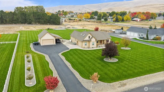 $745,000 | 17305 Lanell Drive, Prosser, WA 99350