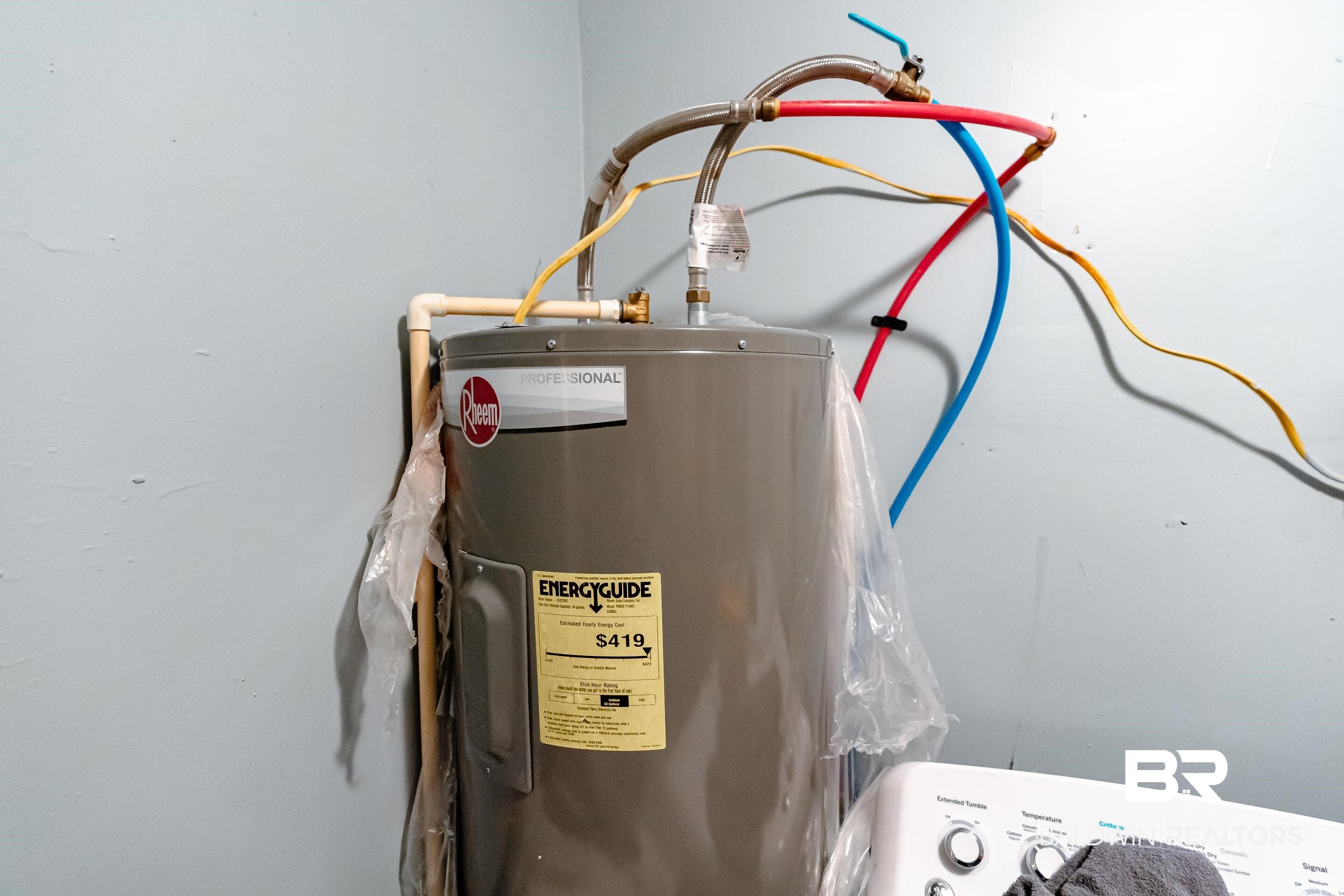 14 Southern Street Mobile, AL 36611 - Photo 16 of 26 Utility room with electric water heater