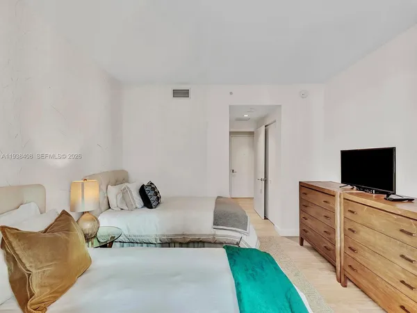 $679,000 | 55 Southwest 9th Street, Unit 1808, Miami, FL 33130