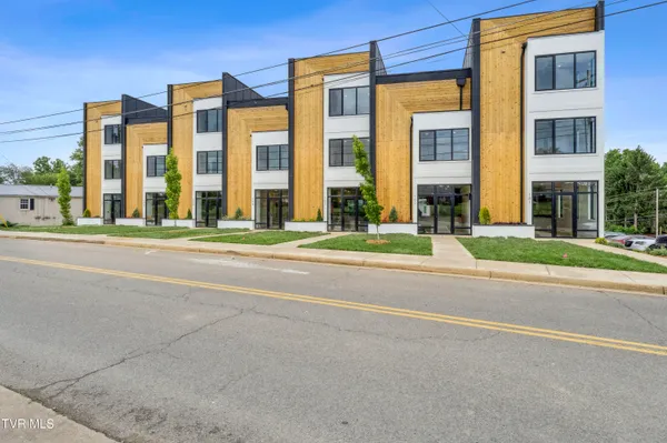 $449,000 | 1533 Pactolas Road, Unit 106, Johnson City, TN 37604