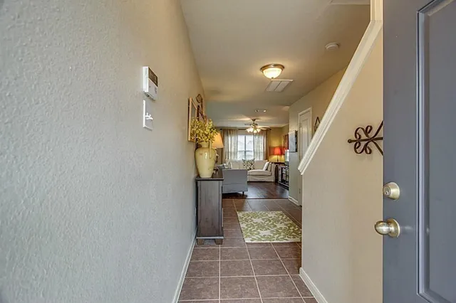 a view of entryway with livingroom and furniture