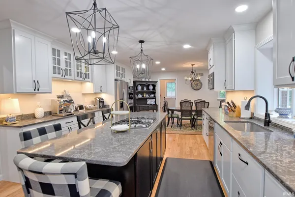 $625,000 | 305 Key W Drive, Evansville, IN 47712