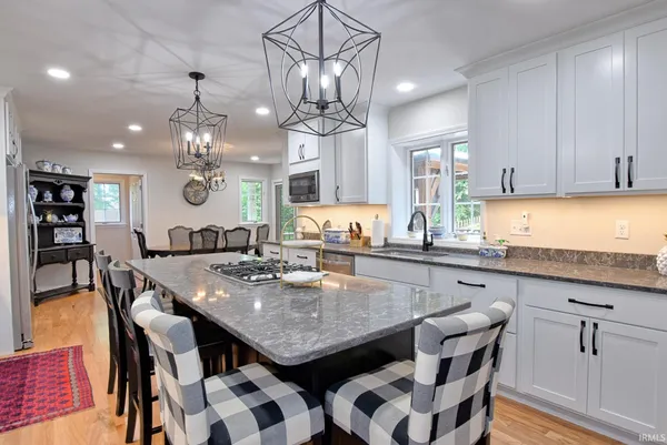 $625,000 | 305 Key W Drive, Evansville, IN 47712