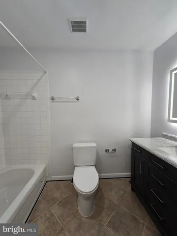 an empty room with closet