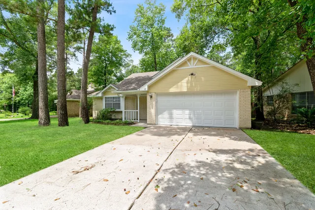 $2,000 | 69 Fallshire Drive, The Woodlands, TX 77381