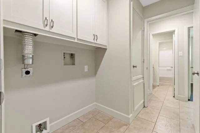 $2,000 | 69 Fallshire Drive, The Woodlands, TX 77381