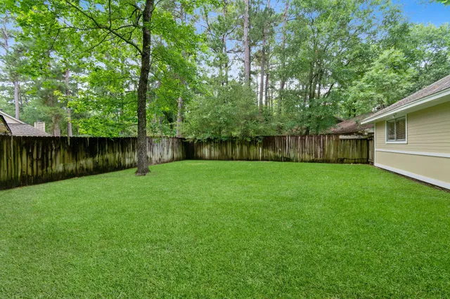 $2,000 | 69 Fallshire Drive, The Woodlands, TX 77381
