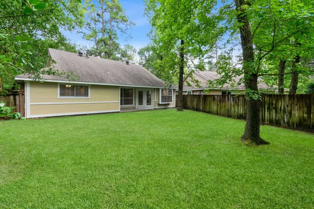 $2,000 | 69 Fallshire Drive, The Woodlands, TX 77381