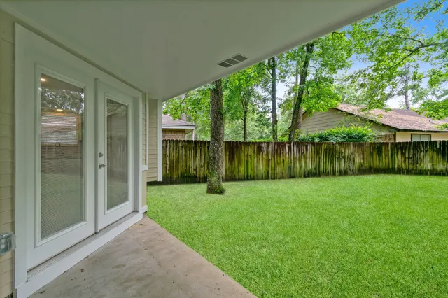 $2,000 | 69 Fallshire Drive, The Woodlands, TX 77381