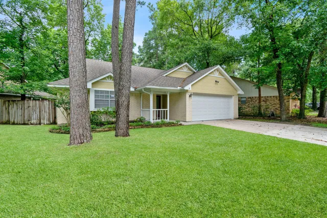 $2,000 | 69 Fallshire Drive, The Woodlands, TX 77381