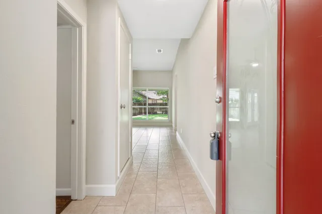 $2,000 | 69 Fallshire Drive, The Woodlands, TX 77381