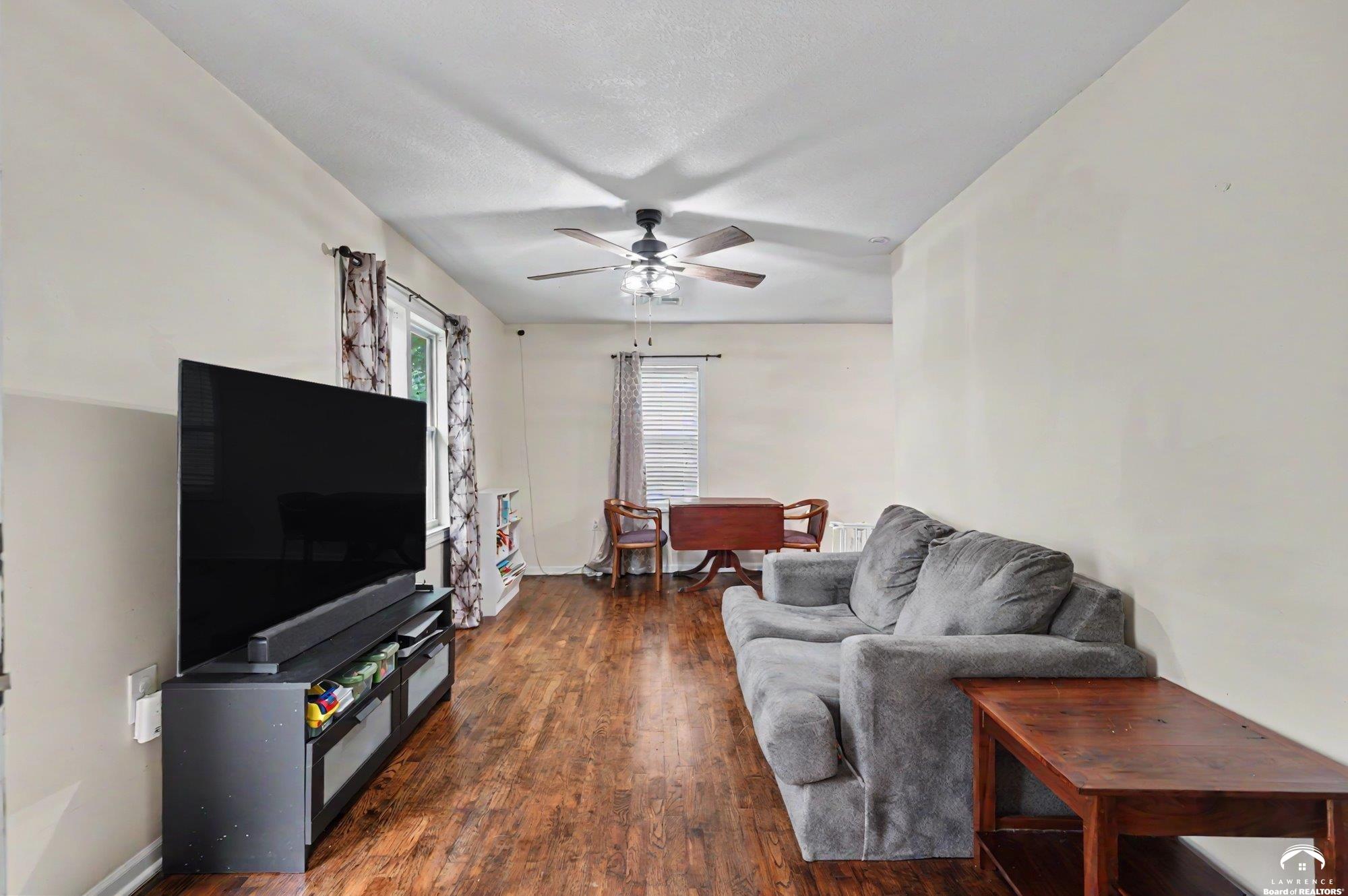 410 South Jefferson Street Spring Hill, KS 66083 - Photo 3 of 28