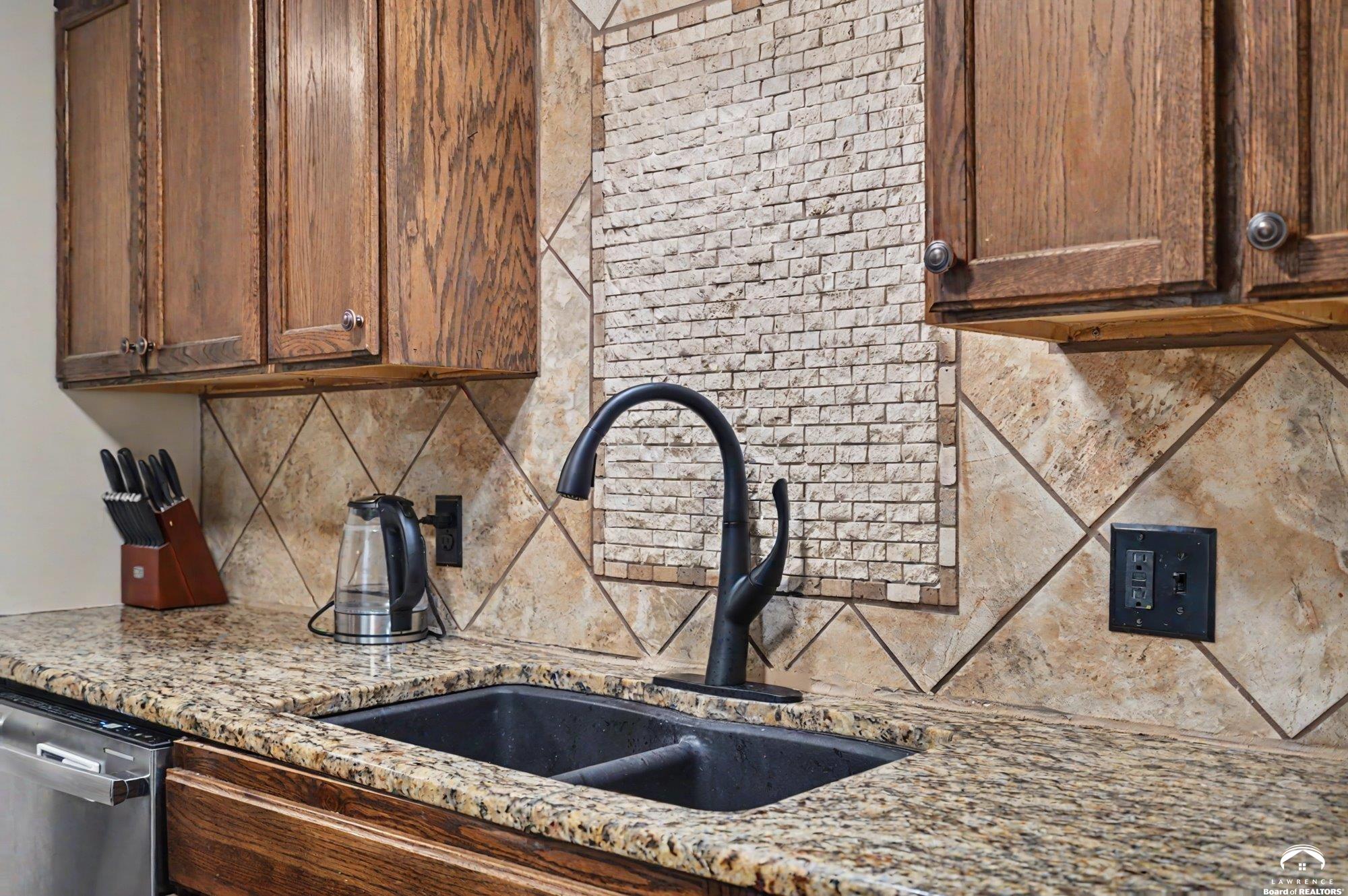 410 South Jefferson Street Spring Hill, KS 66083 - Photo 8 of 28