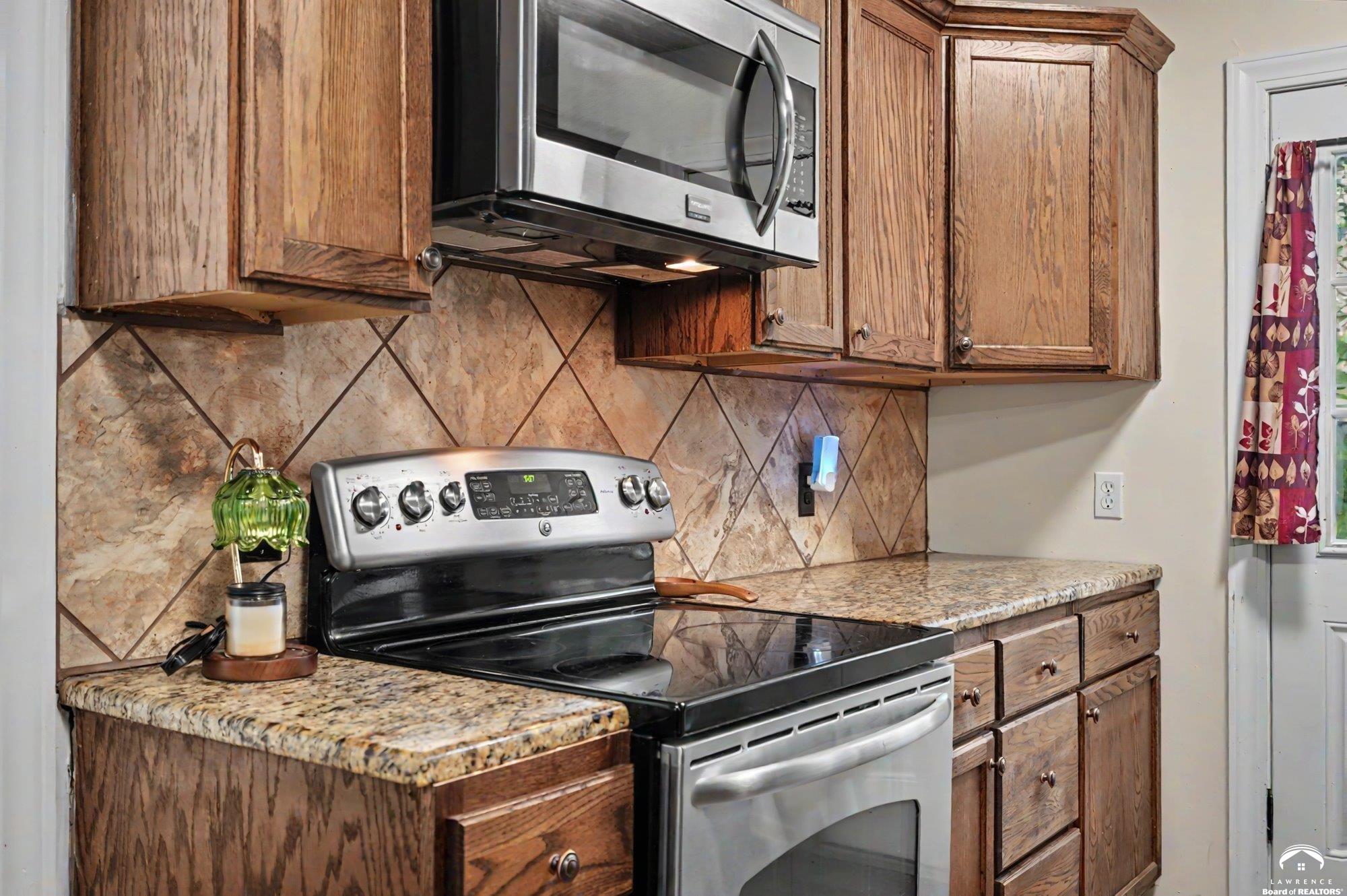 410 South Jefferson Street Spring Hill, KS 66083 - Photo 9 of 28