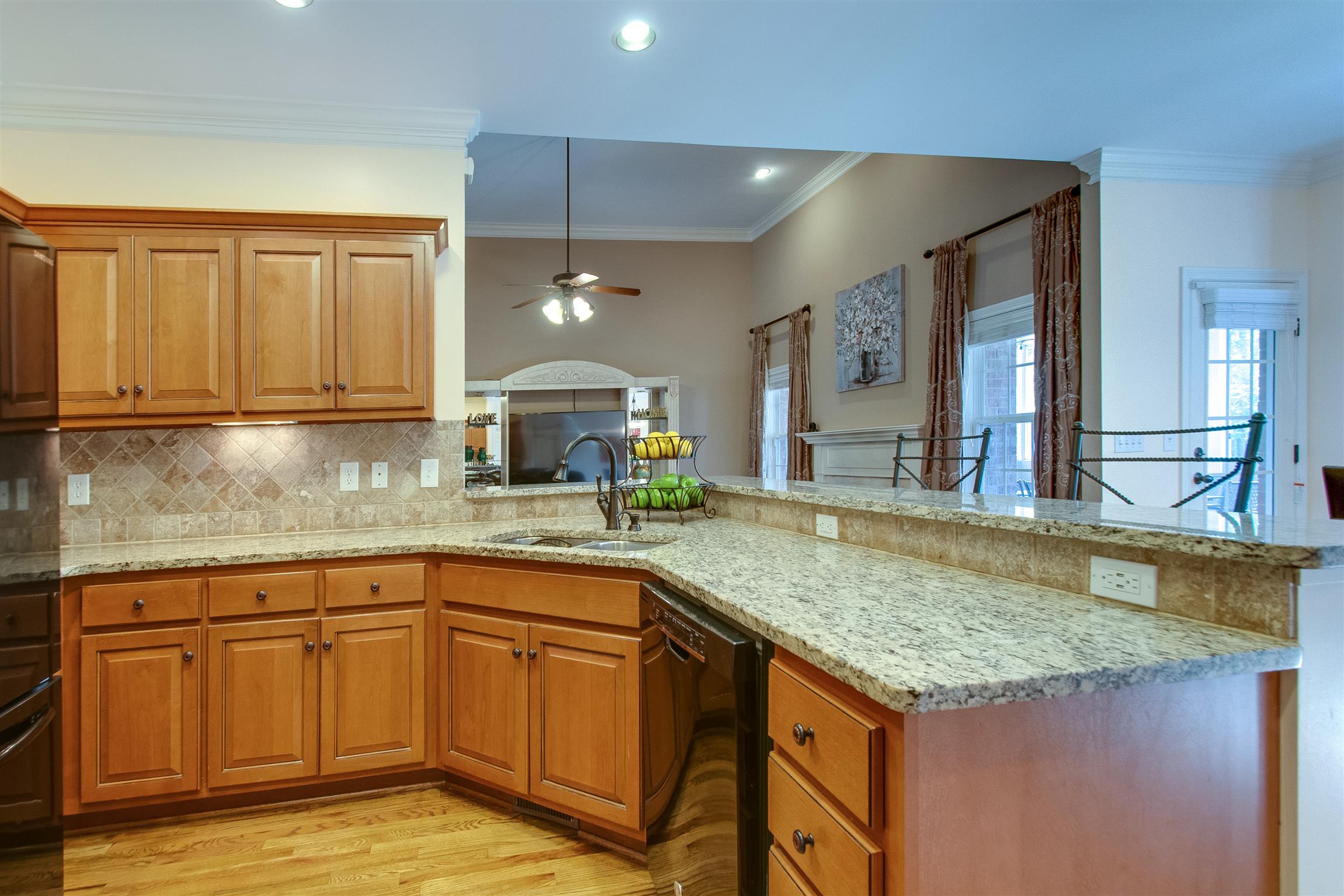 211 Bellevue Road Nashville, TN 37221 - Photo 14 of 30 Custom cabinetry, granite countertops.