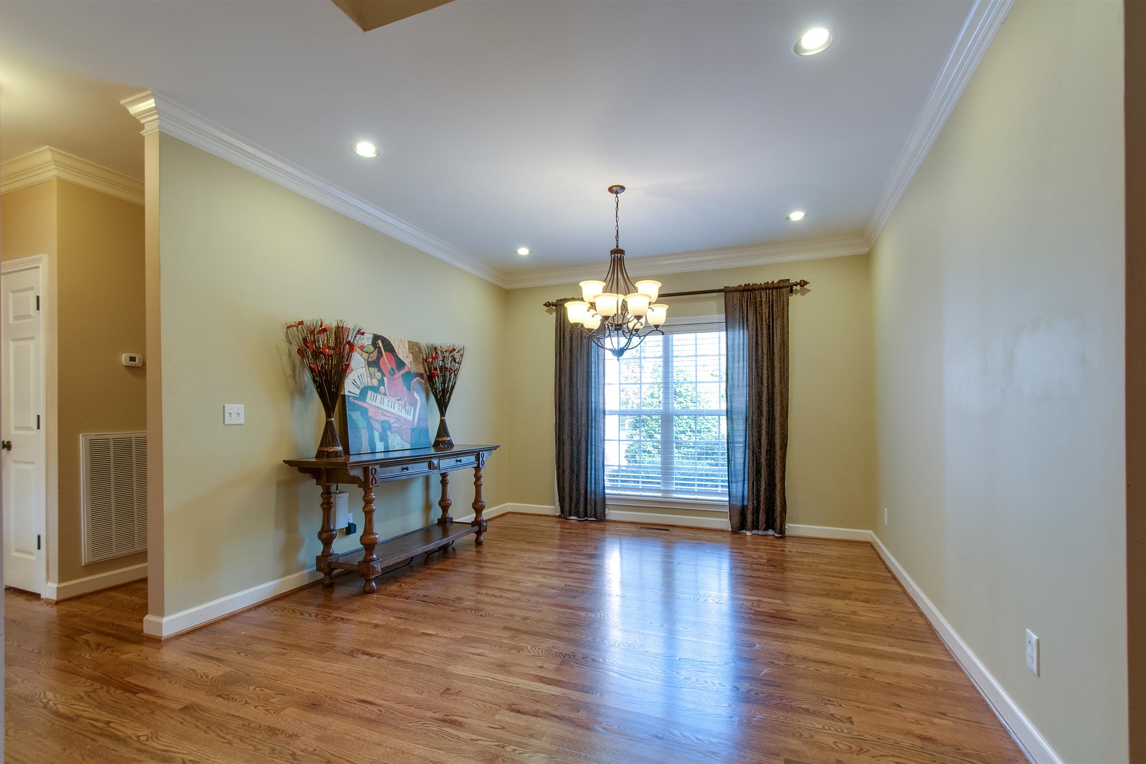 211 Bellevue Road Nashville, TN 37221 - Photo 9 of 30 Dining room.