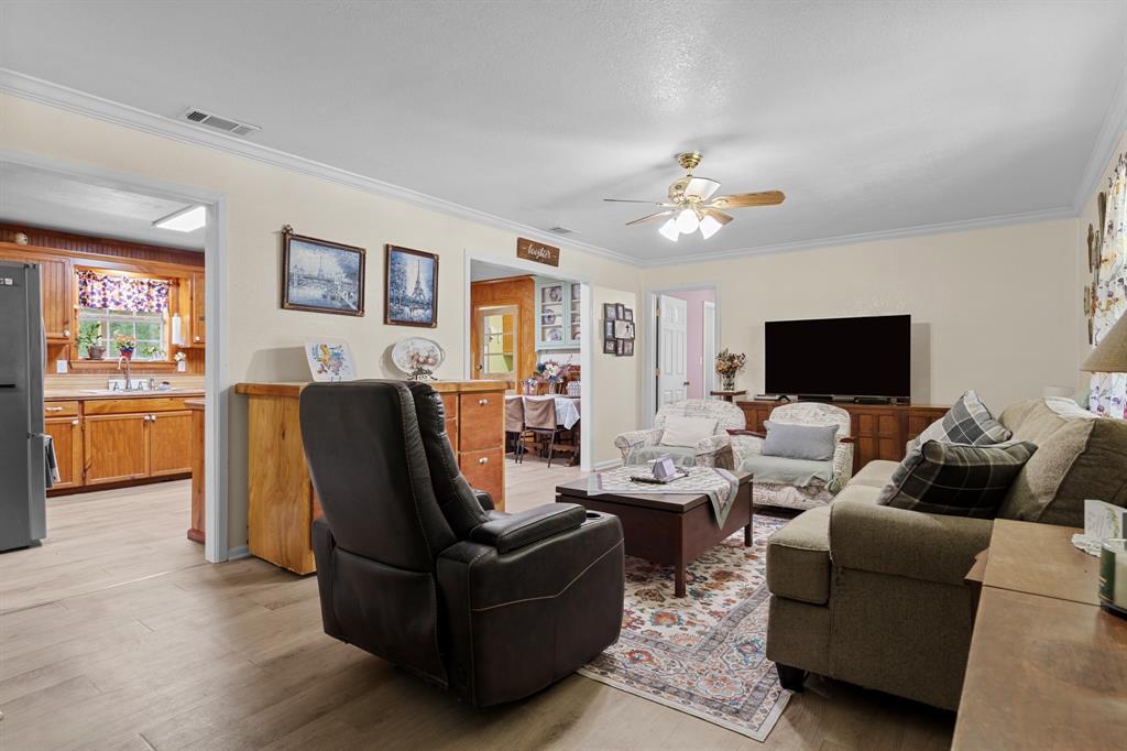236 Circle Drive Point, TX 75472 - Photo 6 of 25 A layout designed to bring people closer together.
