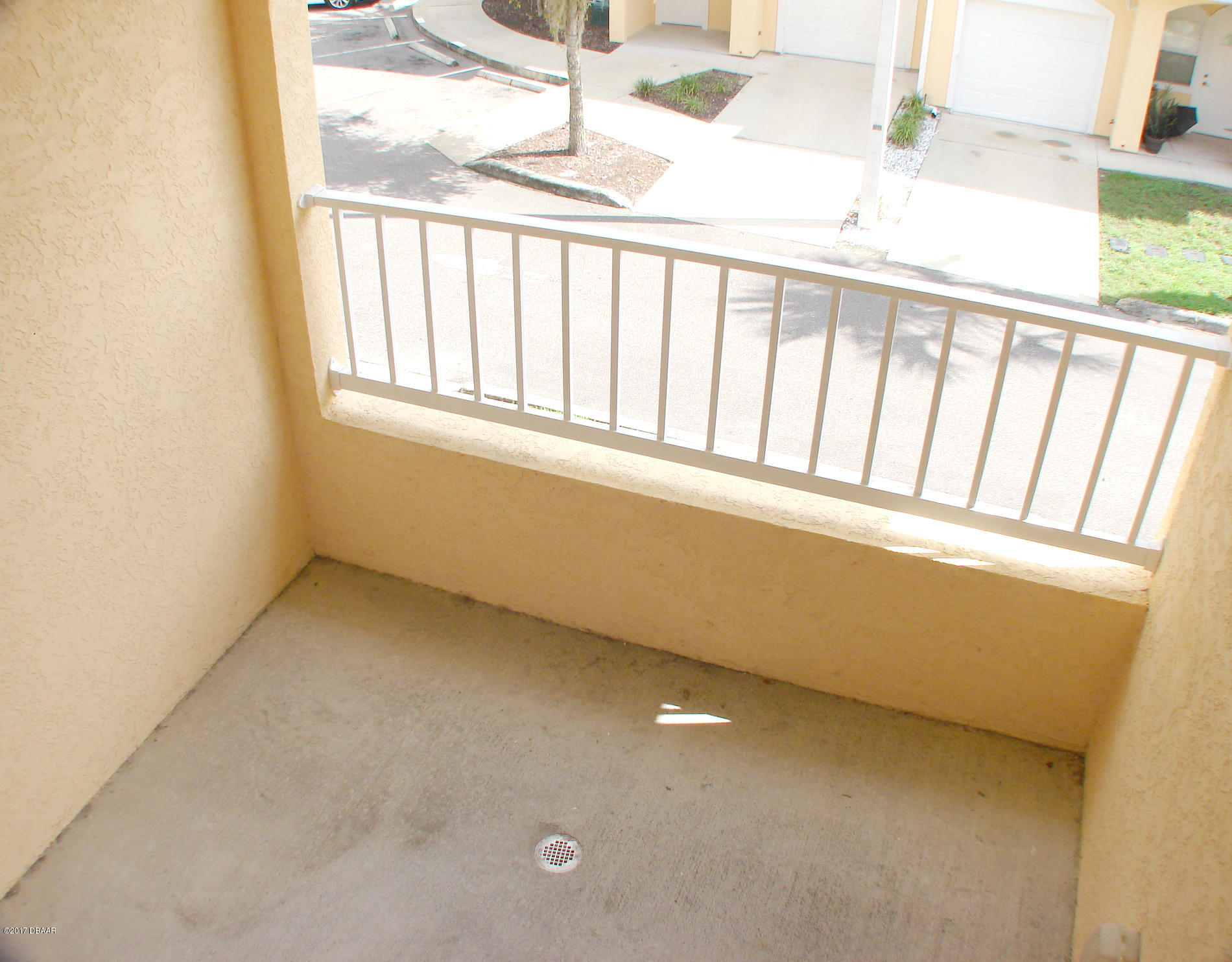 542 Northwest 39th Road, Unit 402 Gainesville, FL 32607 - Photo 7 of 13 542-balcony
