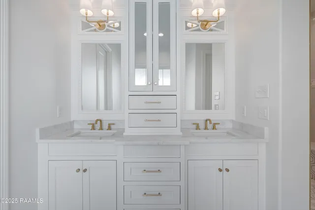 $669,000 | 204 Sabal Grv Lane, Youngsville, LA 70592