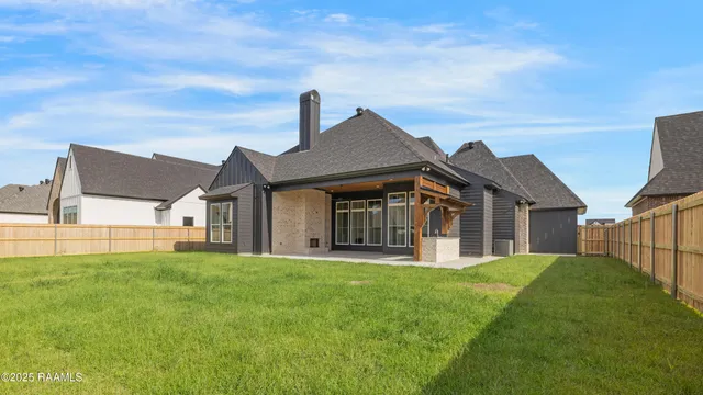 $669,000 | 204 Sabal Grv Lane, Youngsville, LA 70592