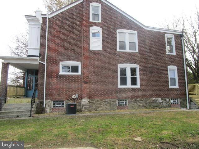 542 Magee Avenue Philadelphia, PA 19111 - Photo 2 of 17