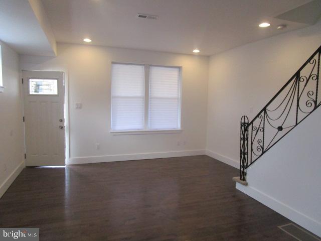 542 Magee Avenue Philadelphia, PA 19111 - Photo 6 of 17