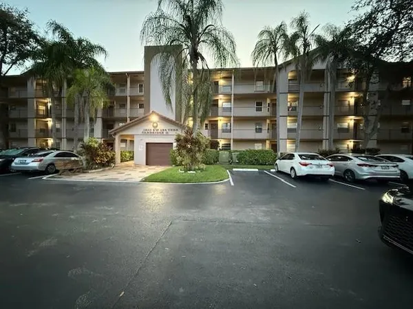 $2,100 | 1200 Southwest 124th Terrace, Unit 405, Pembroke Pines, FL 33027
