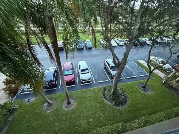 $2,100 | 1200 Southwest 124th Terrace, Unit 405, Pembroke Pines, FL 33027